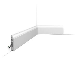 Orac Sockelleiste SX172