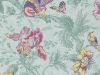 Bunte Tapete mit blauem Hintergrund, darauf rosa und lila Vögel Crowe Hall Lane - Punch von Little Greene