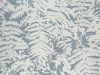 Blaue Tapete mit großen grauen Blättern Fern - Clearing von Little Greene