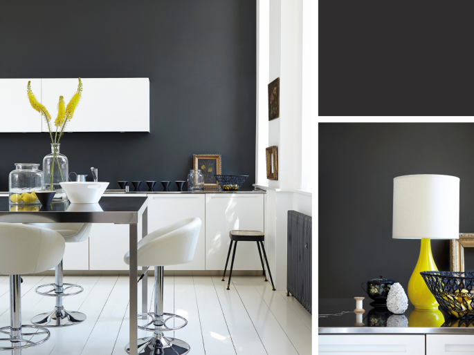 Little Greene - Lamp Black 228 an der Wand in einer weißen Küche